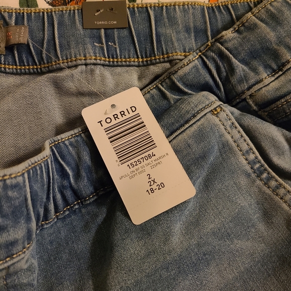 Torrid Pull-On Jeans - Picture 5 of 9
